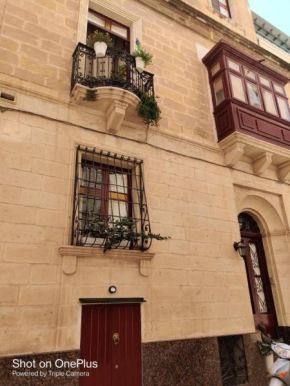 Cosy apartment interconnected to our residence a traditional Maltese townhouse